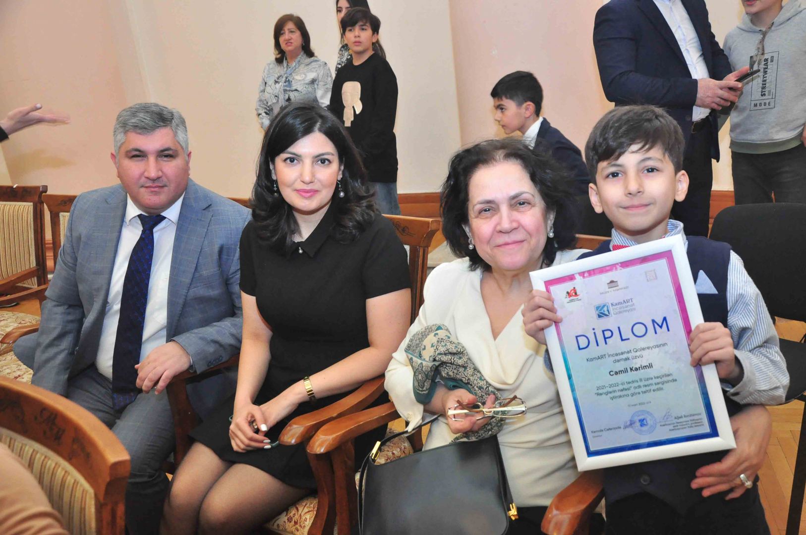 Gənc rəssamların “Rənglərin nəfəsi” sərgisinin açılışı olub (FOTO)