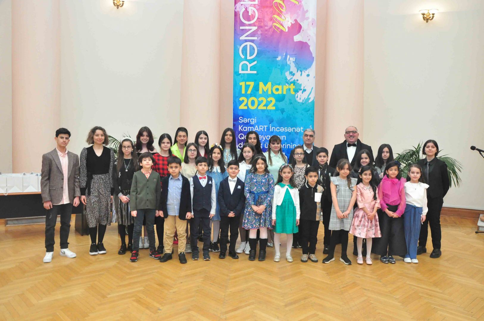 Gənc rəssamların “Rənglərin nəfəsi” sərgisinin açılışı olub (FOTO)