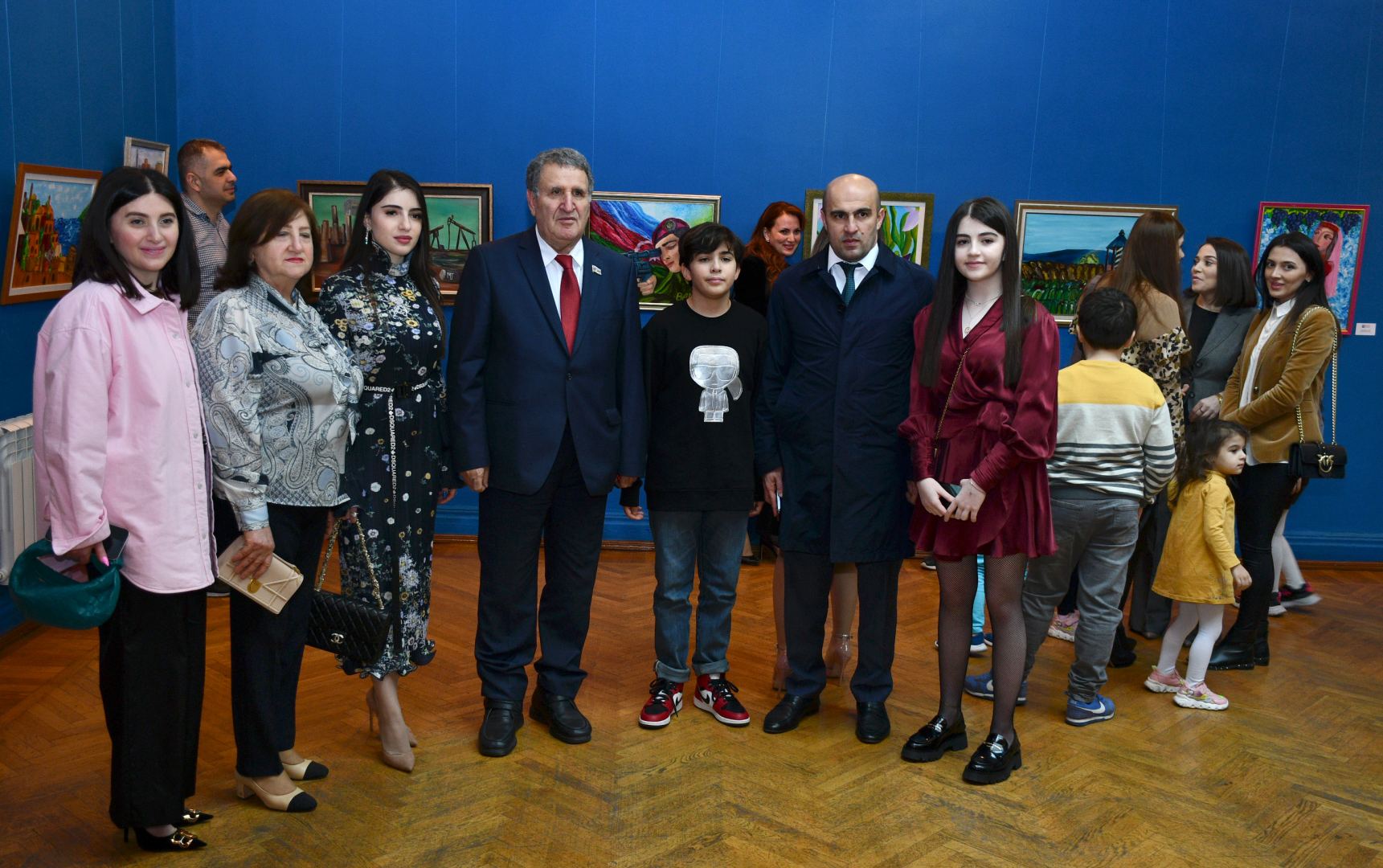Gənc rəssamların “Rənglərin nəfəsi” sərgisinin açılışı olub (FOTO)