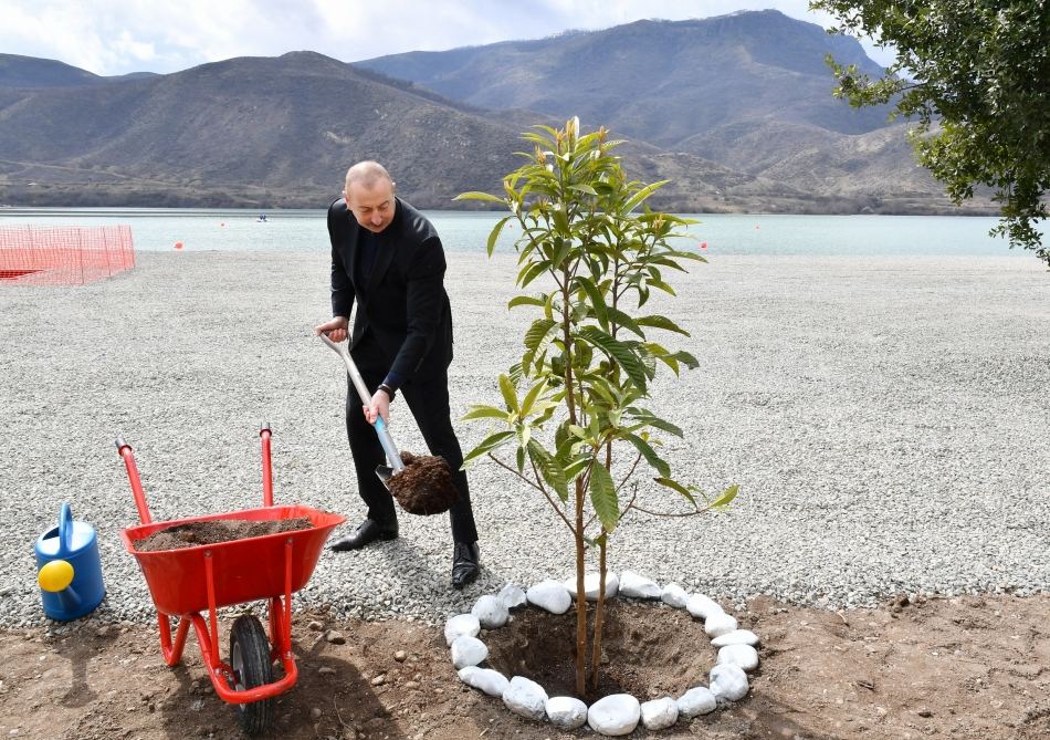 Prezident İlham Əliyev Suqovuşanda turizm kompleksinin təməlini qoyub (FOTO/VİDEO)