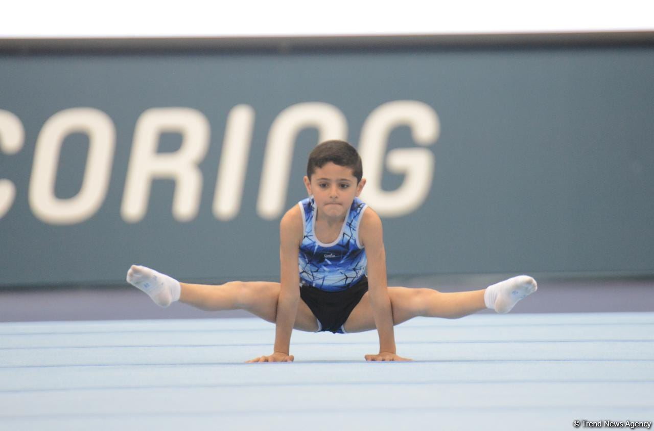 İdman gimnastikası üzrə Azərbaycan Birinciliyi və Bakı Çempionatının birinci günü start götürüb (FOTO)