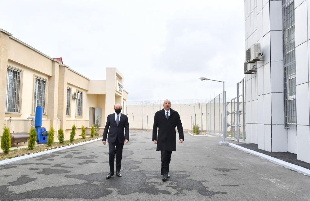 Prezident İlham Əliyev Bakıda yeni inşa edilmiş müasir penitensiar müəssisələrdə yaradılan şəraitlə tanış olub (FOTO/VİDEO)