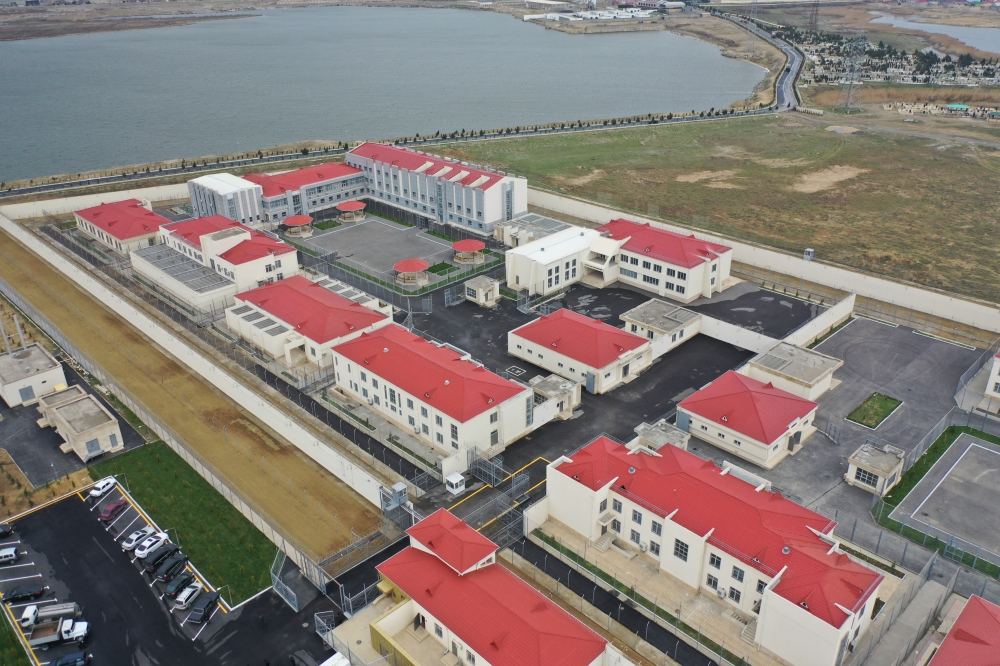 Prezident İlham Əliyev Bakıda yeni inşa edilmiş müasir penitensiar müəssisələrdə yaradılan şəraitlə tanış olub (FOTO/VİDEO)