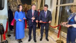Qazaxıstanın loukoster aviaşirkəti Bakıya ilk uçuşunu həyata keçirib (FOTO)