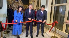 Qazaxıstanın loukoster aviaşirkəti Bakıya ilk uçuşunu həyata keçirib (FOTO)