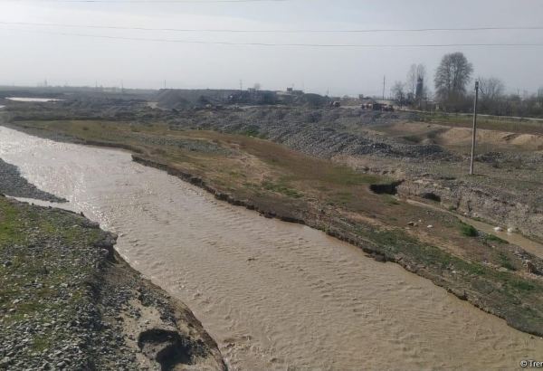 Son günlər havanın yağıntılı keçməsi Qarqar çayına sel sualarının gəlməyinə səbəb olub (FOTO)