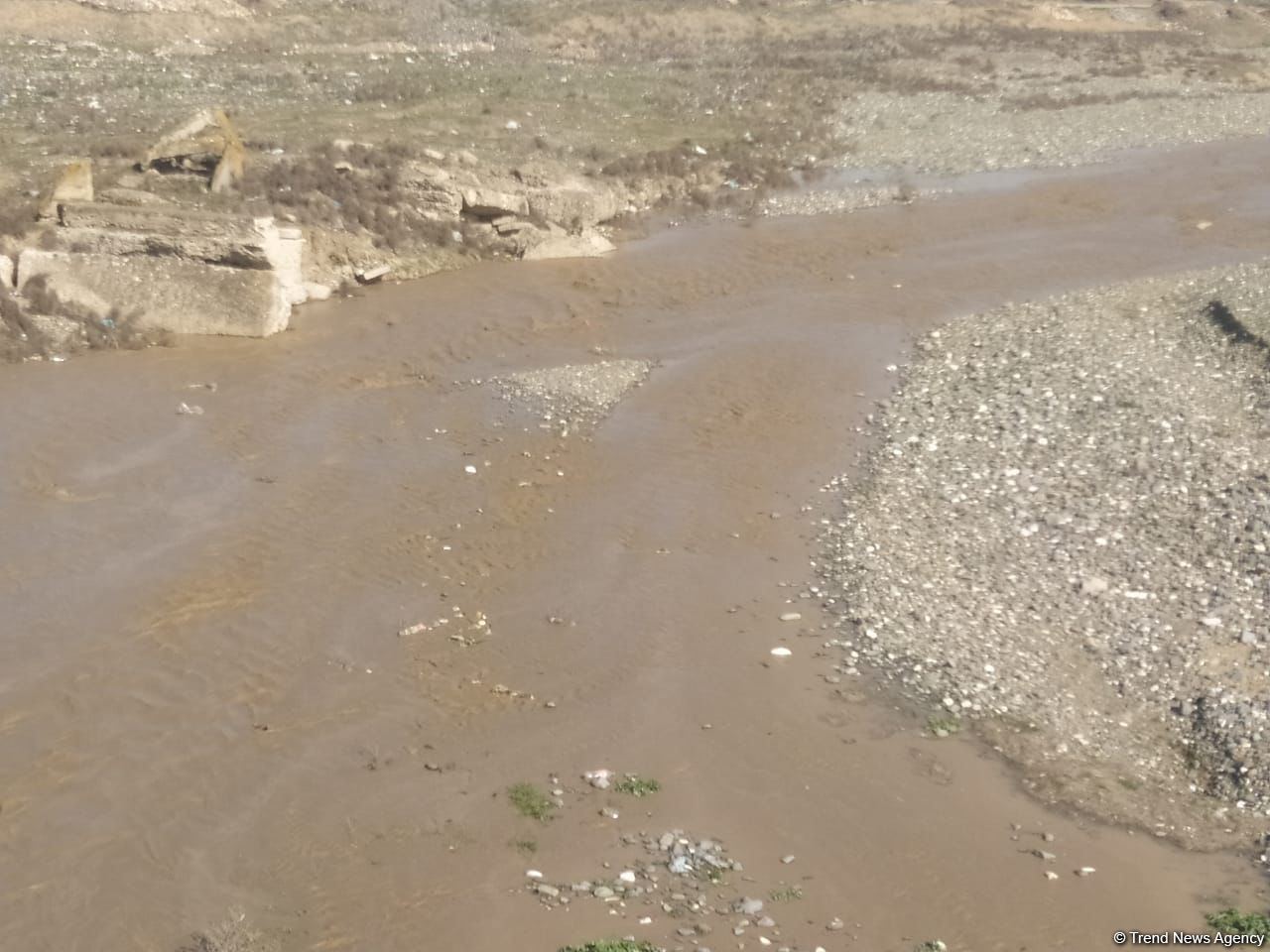 Son günlər havanın yağıntılı keçməsi Qarqar çayına sel sualarının gəlməyinə səbəb olub (FOTO)