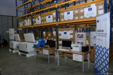 Aİ və ÜST Azərbaycan səhiyyə qurumlarına 600-dən artıq avadanlıq verib (FOTO)