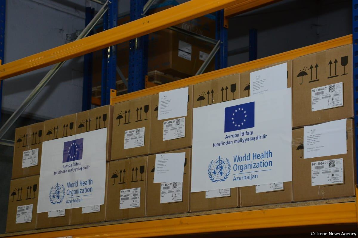 Aİ və ÜST Azərbaycan səhiyyə qurumlarına 600-dən artıq avadanlıq verib (FOTO)