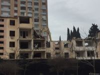 Bakının bu ünvanında bina sökülür (FOTO)