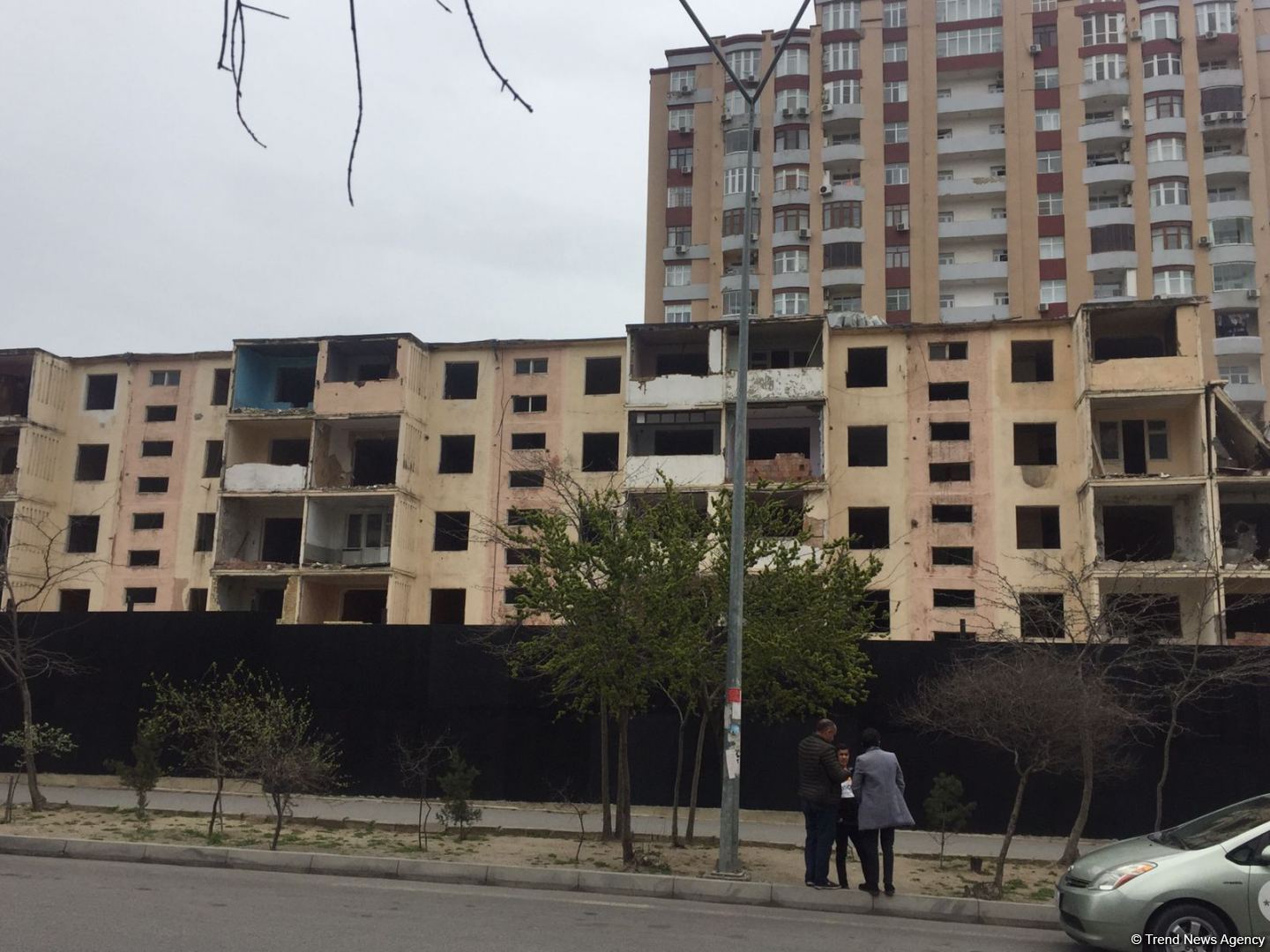 Bakının bu ünvanında bina sökülür (FOTO)