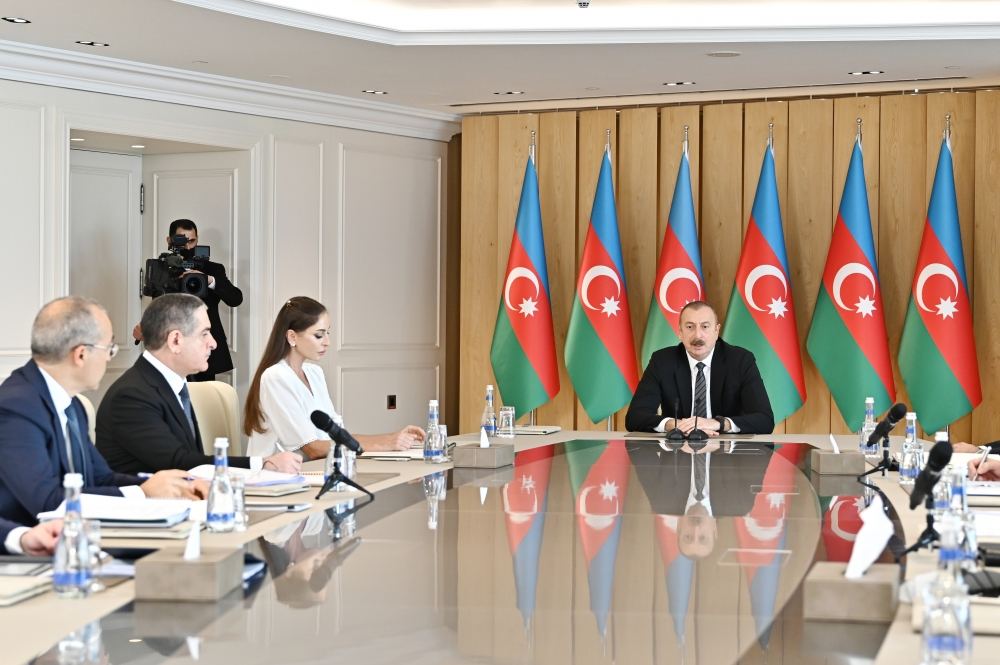 Prezident İlham Əliyevin sədrliyi ilə bu ilin birinci rübünün yekunlarına həsr olunan müşavirə keçirilib (FOTO/VİDEO) (YENİLƏNİB)