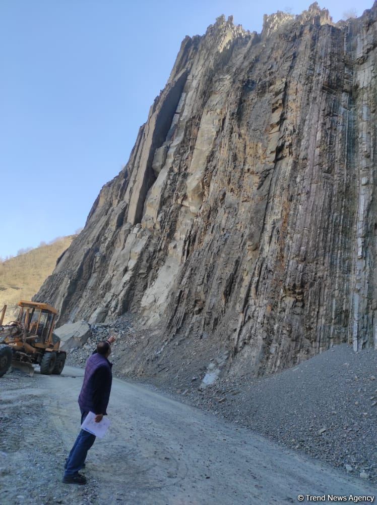 Lahıcdakı qaya uçqununun səbəbi AÇIQLANDI (FOTO/VİDEO)