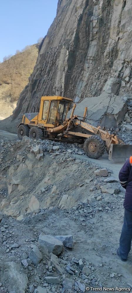 Lahıcdakı qaya uçqununun səbəbi AÇIQLANDI (FOTO/VİDEO)
