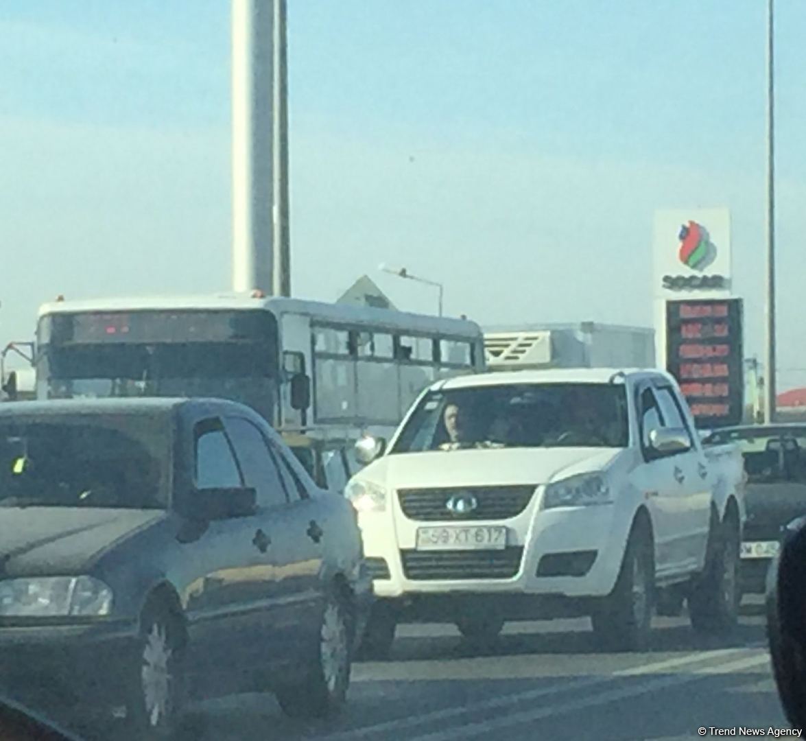 Sabunçu-Zabrat yolunda qəza olub, tıxac var (FOTO)