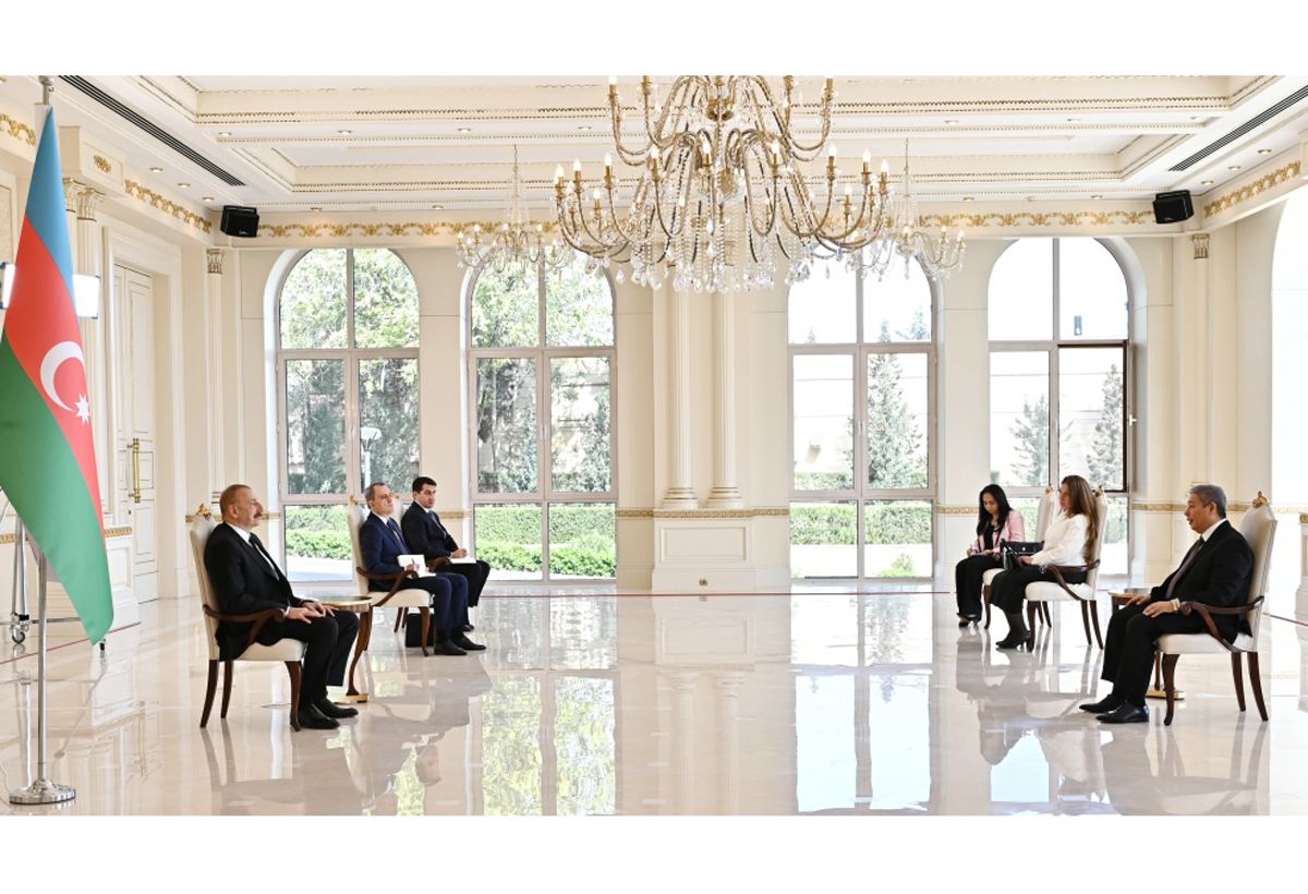 Prezident İlham Əliyev Misirin ölkəmizdə yeni təyin olunmuş səfirinin etimadnaməsini qəbul edib (FOTO/VİDEO) (YENİLƏNİB)