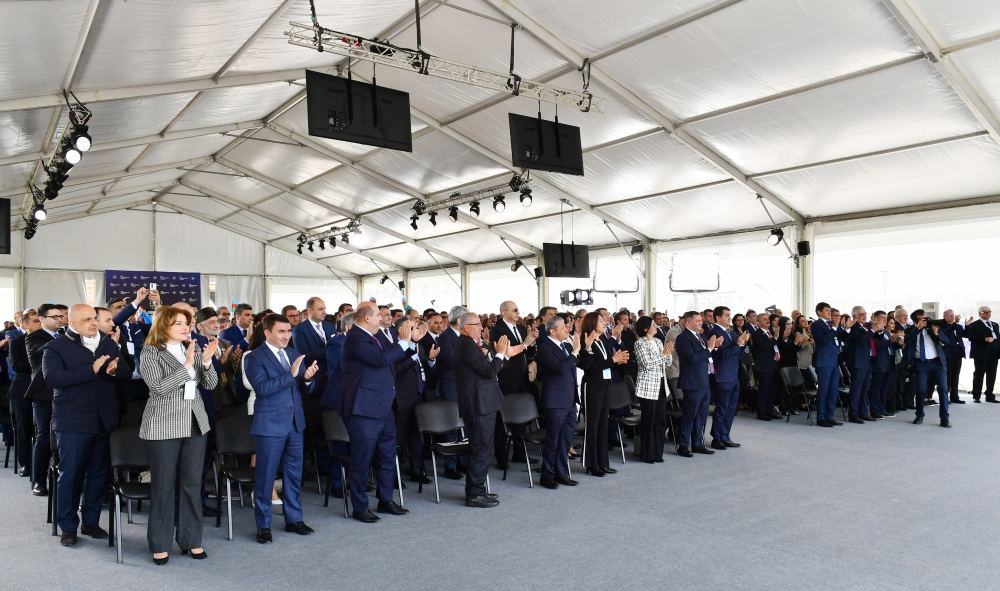 Prezident İlham Əliyev Şuşa şəhərində Dünya Azərbaycanlılarının V Qurultayında çıxış edib (FOTO/VİDEO) (YENİLƏNİB-3)