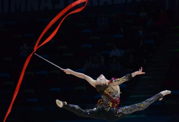 Bakıda keçirilən bədii gimnastika üzrə FIG Dünya Kuboku yarışlarının ikinci gününün ən gözəl anları (FOTO)