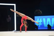 Arzu Cəlilova və Zöhrə Ağamirova Bakıda keçirilən FIG Dünya Kubokunda gürzələrlə çıxışdan ibarət proqramı təqdim ediblər (FOTO)