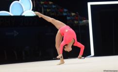 Arzu Cəlilova və Zöhrə Ağamirova Bakıda keçirilən FIG Dünya Kubokunda gürzələrlə çıxışdan ibarət proqramı təqdim ediblər (FOTO)