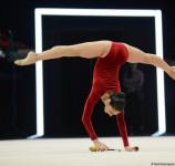 Arzu Cəlilova və Zöhrə Ağamirova Bakıda keçirilən FIG Dünya Kubokunda gürzələrlə çıxışdan ibarət proqramı təqdim ediblər (FOTO)