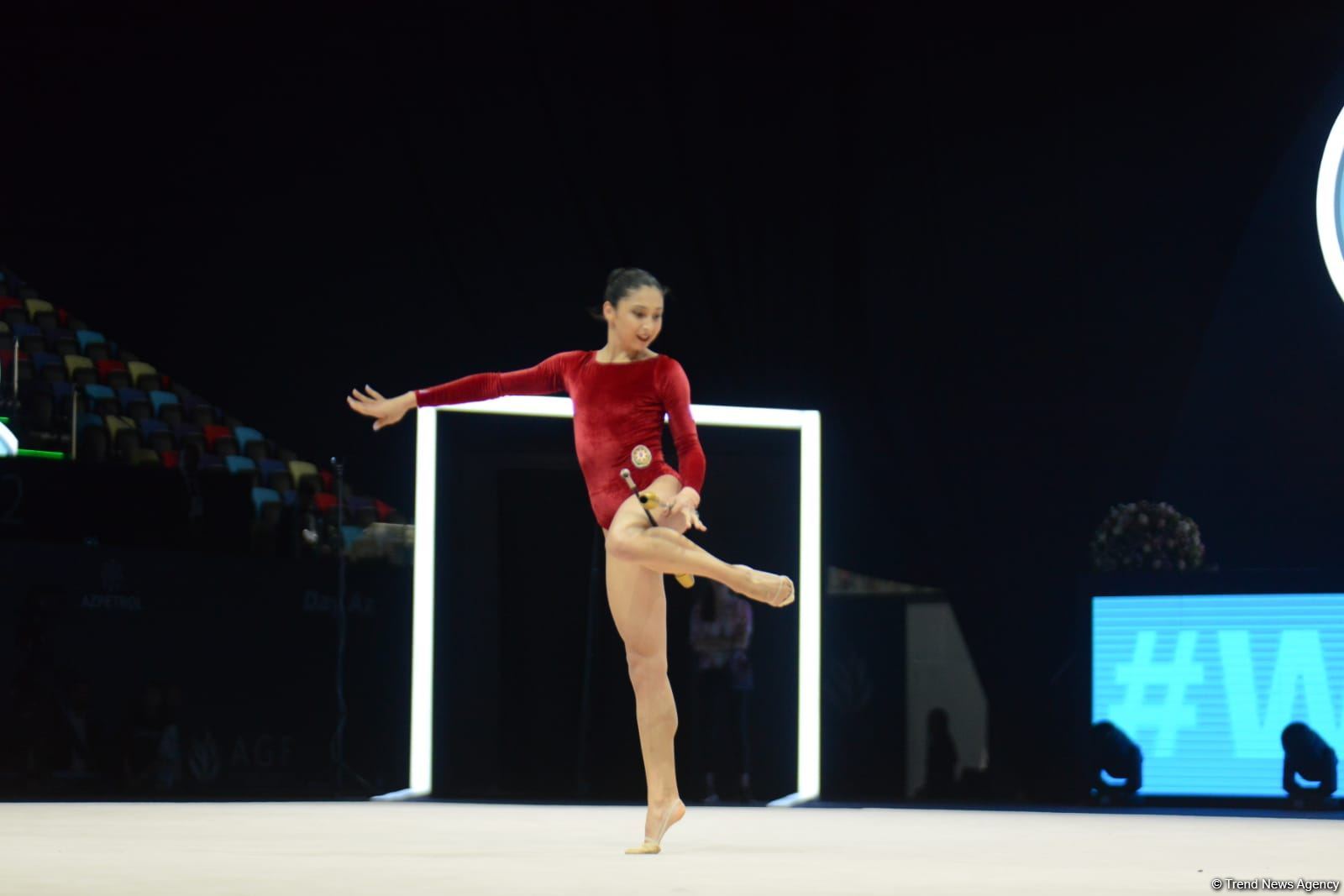 Arzu Cəlilova və Zöhrə Ağamirova Bakıda keçirilən FIG Dünya Kubokunda gürzələrlə çıxışdan ibarət proqramı təqdim ediblər (FOTO)