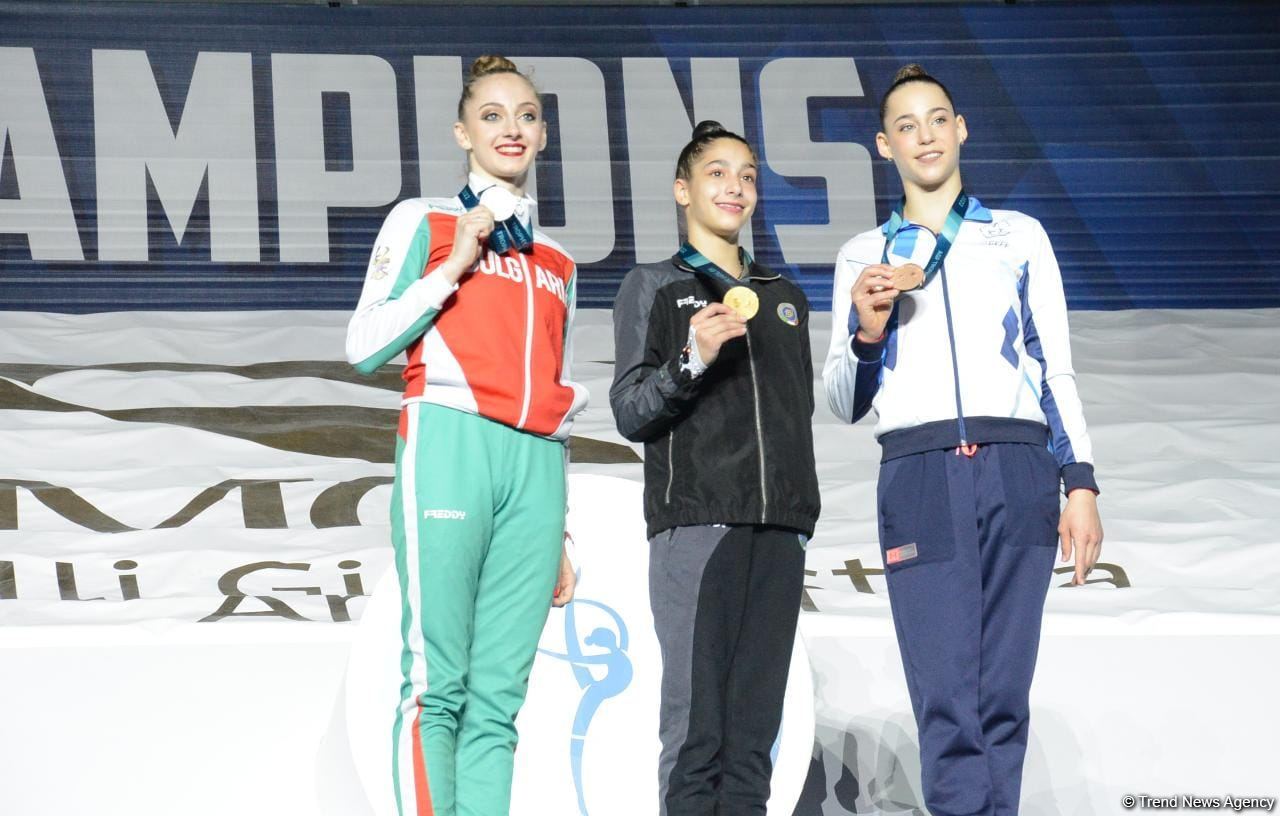 Bakıda bədii gimnastika üzrə FIG Dünya Kubokunun qalibləri mükafatlandırılıb (FOTO)