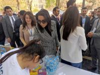Ombudsman autizmli uşaqlarla görüşlər keçirib (FOTO)