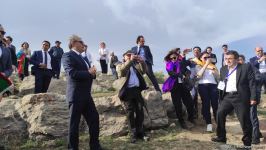 Şuşada keçirilən beynəlxalq forumun iştirakçıları Cıdır düzündə olub (FOTO)