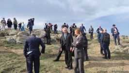 Şuşada keçirilən beynəlxalq forumun iştirakçıları Cıdır düzündə olub (FOTO)