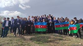 Şuşada keçirilən beynəlxalq forumun iştirakçıları Cıdır düzündə olub (FOTO)