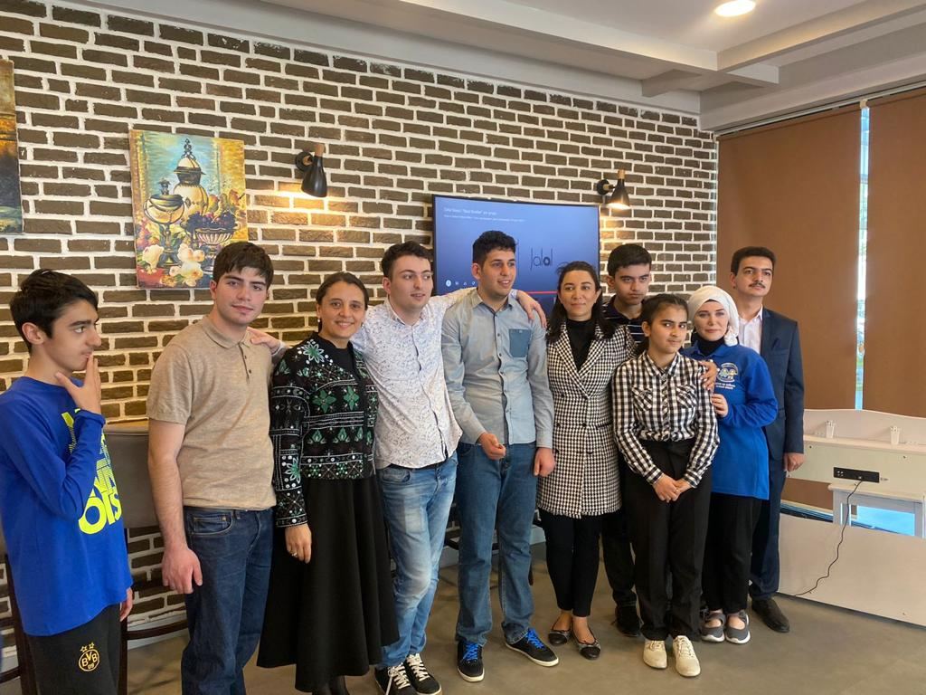 Ombudsman autizmli uşaqlarla görüşlər keçirib (FOTO)