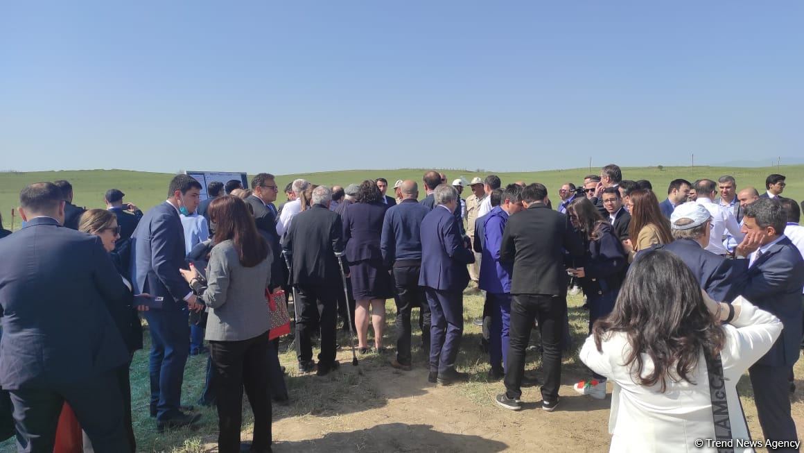 Beynəlxalq beyin mərkəzlərinin nümayəndələri Qarabağda minaların təmizlənməsi prosesi ilə tanış olublar (FOTO)