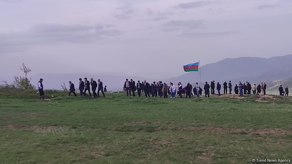 Şuşada keçirilən beynəlxalq forumun iştirakçıları Cıdır düzündə olub (FOTO)