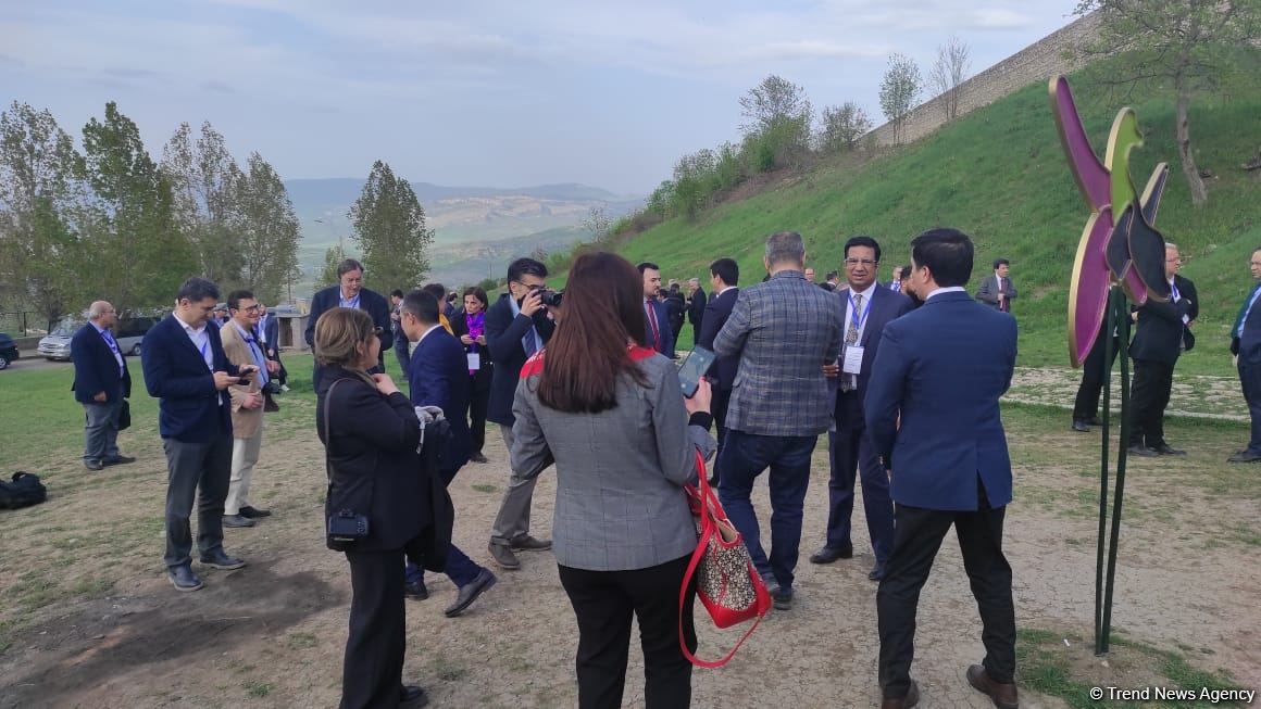 Şuşada keçirilən beynəlxalq forumun iştirakçıları Cıdır düzündə olub (FOTO)