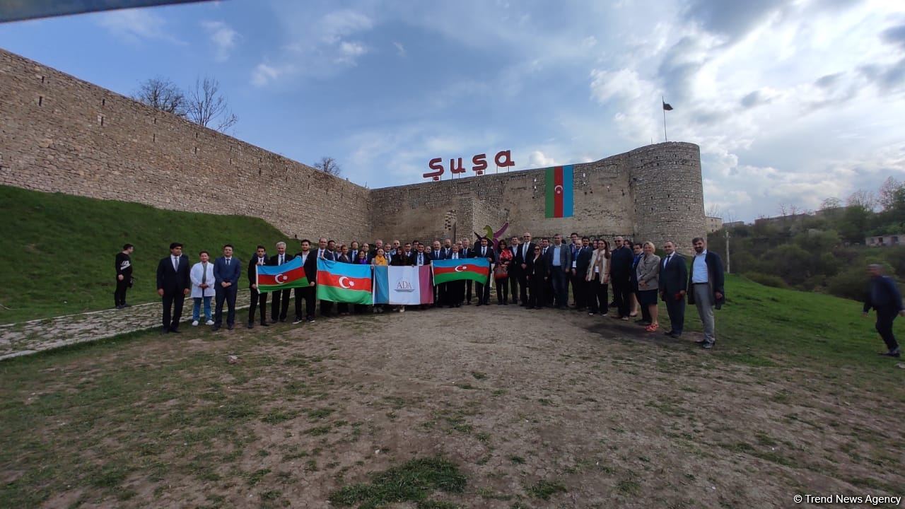 Şuşada keçirilən beynəlxalq forumun iştirakçıları Cıdır düzündə olub (FOTO)