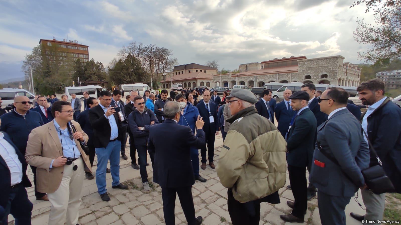 Şuşada keçirilən beynəlxalq forumun iştirakçıları Cıdır düzündə olub (FOTO)