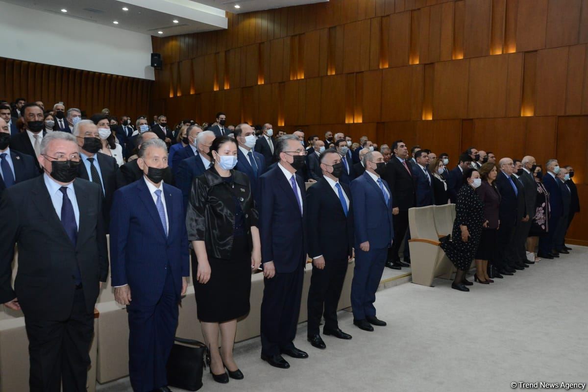 YAP-da Zərifə Əliyevanın anadan olmasının 99-cu ildönümü ilə bağlı konfrans keçirilib (FOTO)