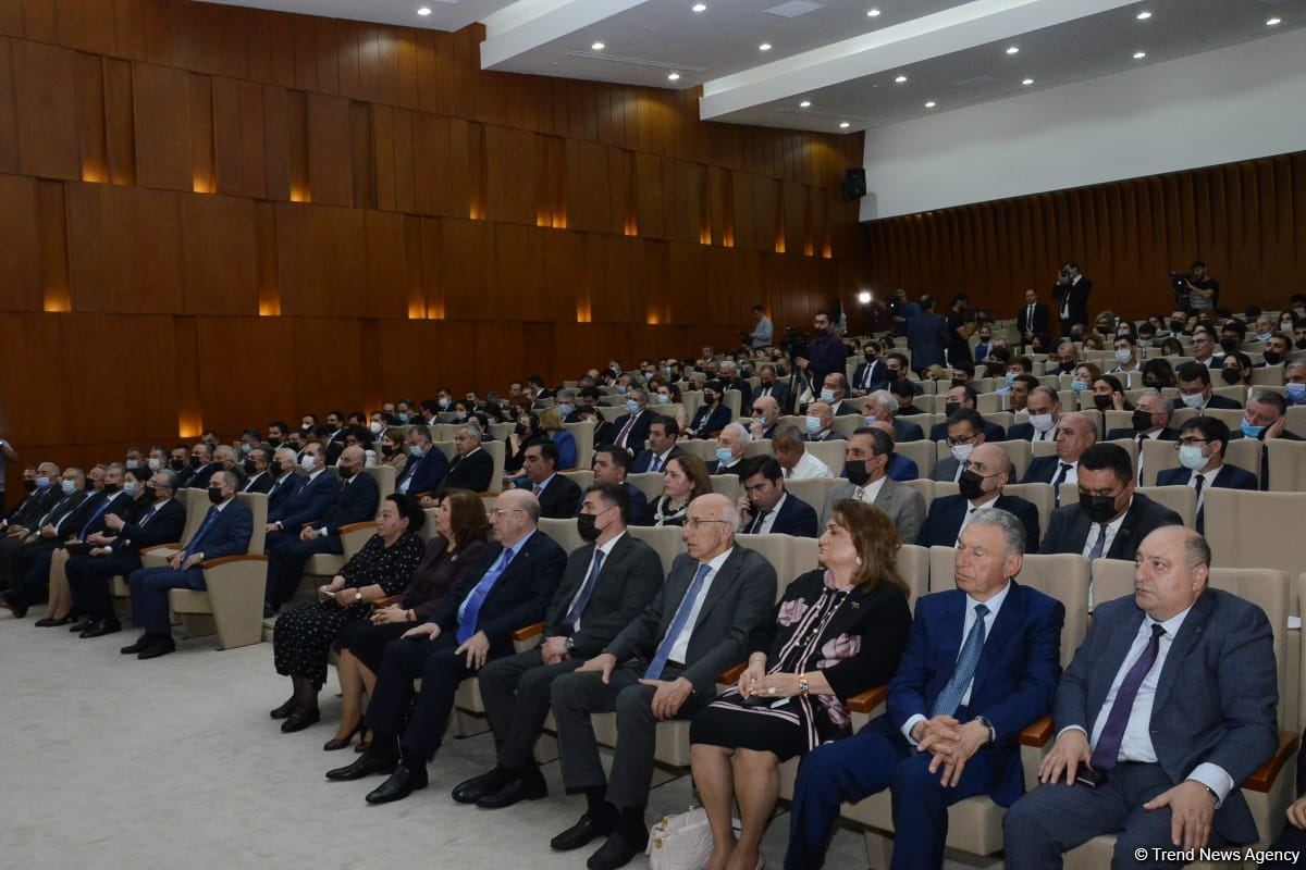 YAP-da Zərifə Əliyevanın anadan olmasının 99-cu ildönümü ilə bağlı konfrans keçirilib (FOTO)