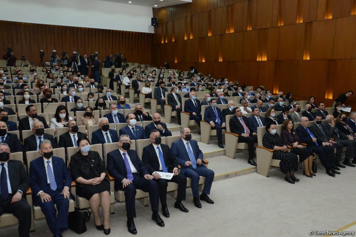 YAP-da Zərifə Əliyevanın anadan olmasının 99-cu ildönümü ilə bağlı konfrans keçirilib (FOTO)