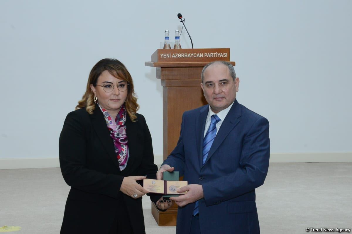 YAP-da Zərifə Əliyevanın anadan olmasının 99-cu ildönümü ilə bağlı konfrans keçirilib (FOTO)