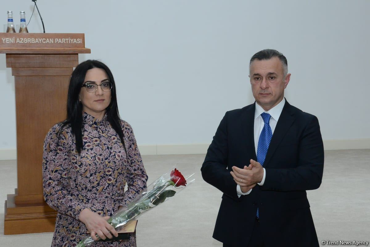 YAP-da Zərifə Əliyevanın anadan olmasının 99-cu ildönümü ilə bağlı konfrans keçirilib (FOTO)