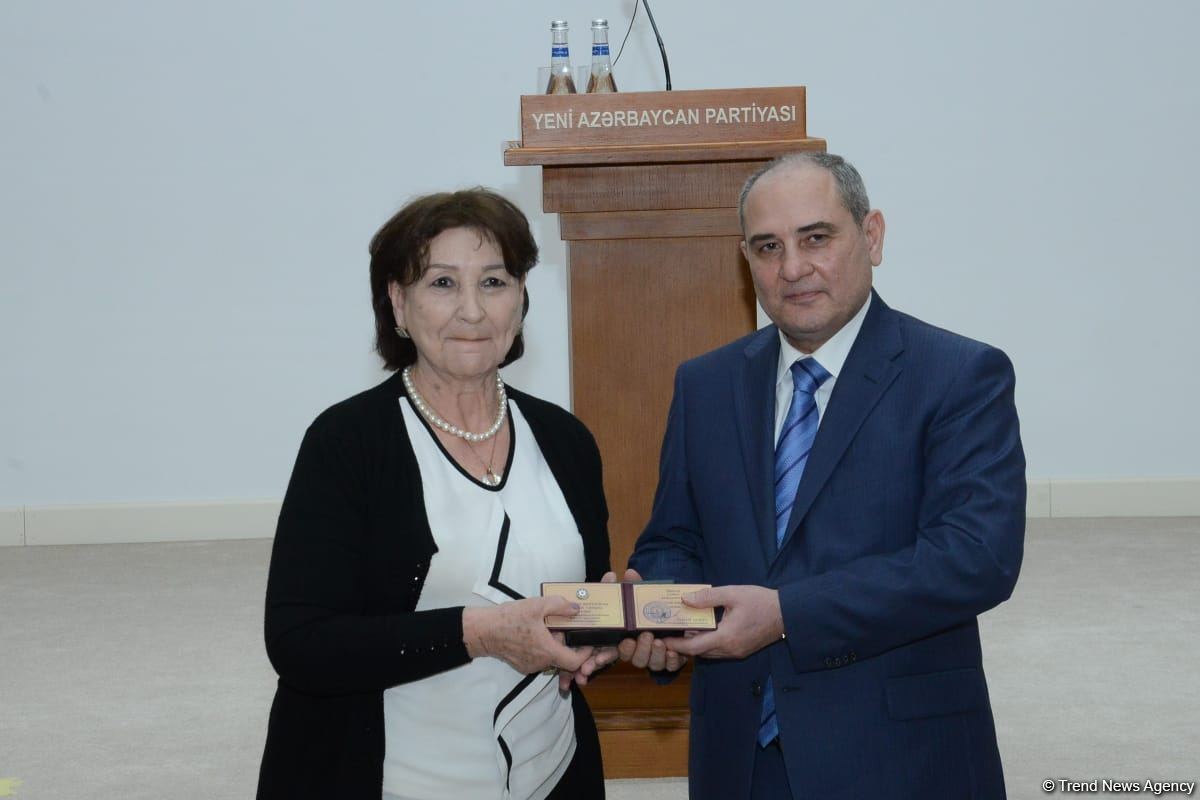YAP-da Zərifə Əliyevanın anadan olmasının 99-cu ildönümü ilə bağlı konfrans keçirilib (FOTO)