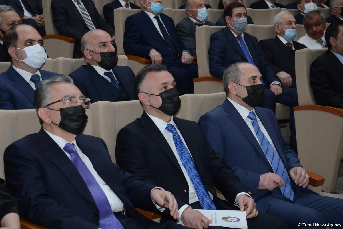 YAP-da Zərifə Əliyevanın anadan olmasının 99-cu ildönümü ilə bağlı konfrans keçirilib (FOTO)