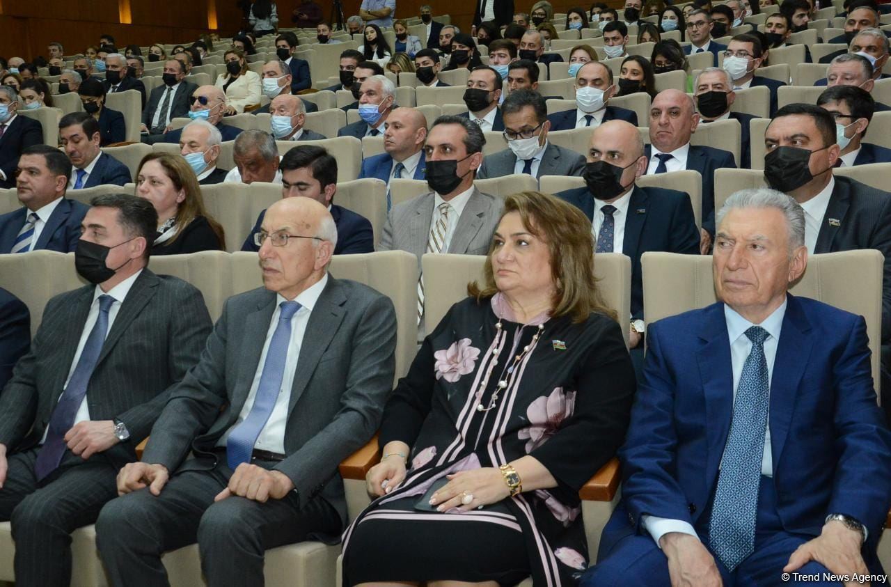 YAP-da Zərifə Əliyevanın anadan olmasının 99-cu ildönümü ilə bağlı konfrans keçirilib (FOTO)
