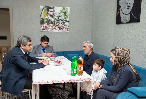 Şəhid  Elvin İslamovun ailəsi ziyarət olunub (FOTO)