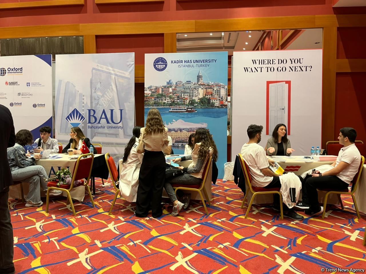 Bakıda "Unibroad"un təşkilatçılığı ilə təhsil sərgisi keçirilib (FOTO)