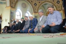 Azərbaycanda məscidlərdə bayram namazı qılınıb (FOTO)