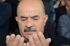 Azərbaycanda məscidlərdə bayram namazı qılınıb (FOTO)