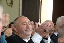 Azərbaycanda məscidlərdə bayram namazı qılınıb (FOTO)